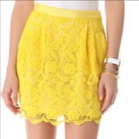 Club Monaco Yellow Lace Mini Skirt 4 - Picture 1 of 6